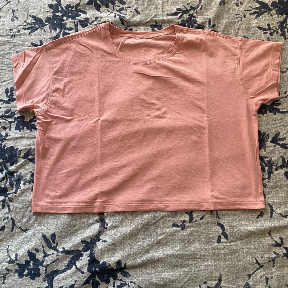 Lululemon Cates T-Shirt Pink Puff Size 8